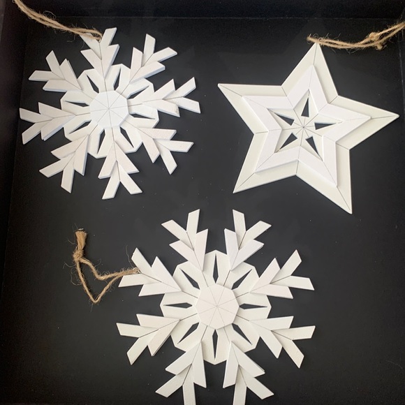 Wooden Christmas tree ornaments - Picture 1 of 4